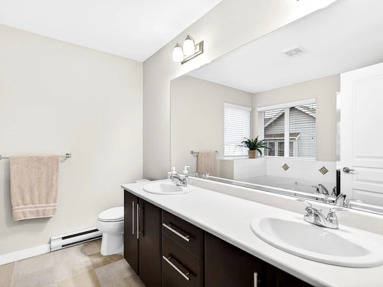 8196 211a Street, Langley, BC, V2Y 0B6 - 22
