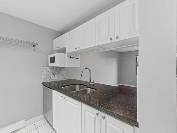 107-929 W 16th Avenue, Vancouver, BC, V5Z 1T3 - 5