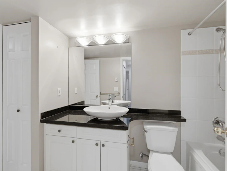 107-929 W 16th Avenue, Vancouver, BC, V5Z 1T3 - 22