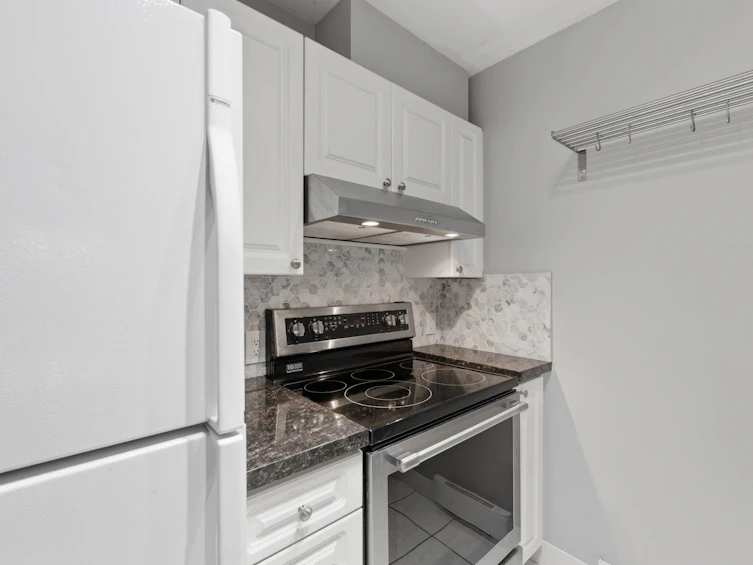 107-929 W 16th Avenue, Vancouver, BC, V5Z 1T3 - 4