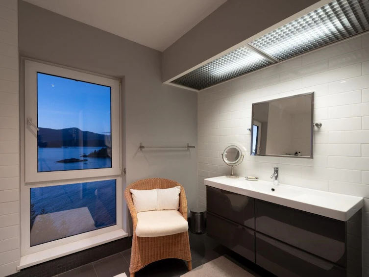 1670 Whitesails Drive, Bowen Island, BC, V0N 1G2 - 19