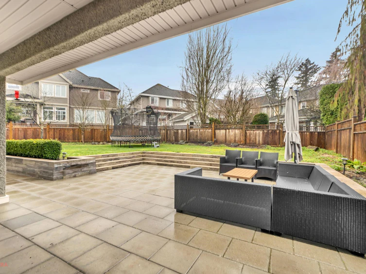 15450 37b Avenue, Surrey, BC, V3Z 0V4 - 37
