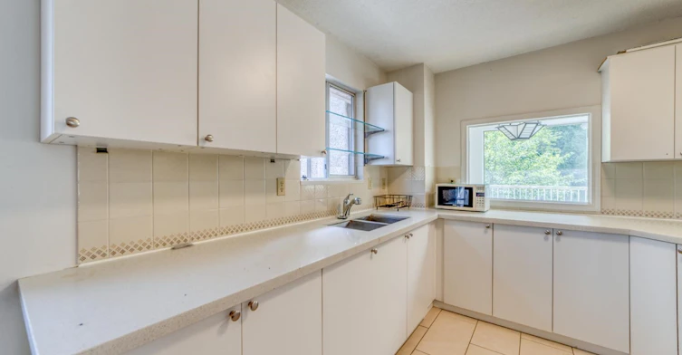 Upper, 4533 W 16th Ave, Vancouver, BC, V6R 3E8 - 22