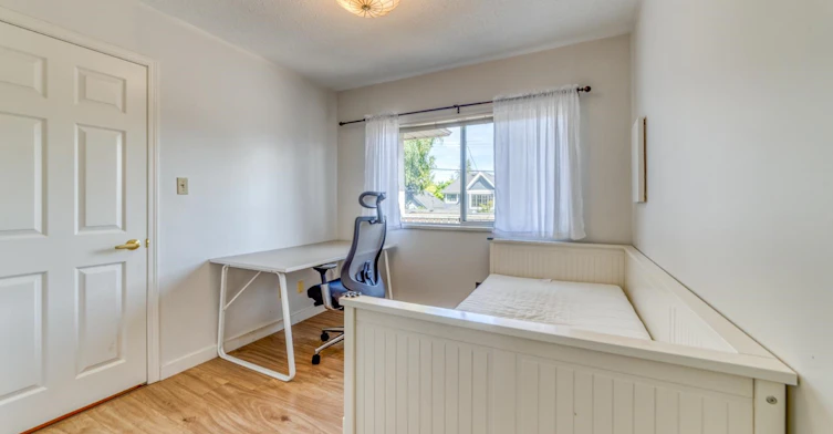 Upper, 4533 W 16th Ave, Vancouver, BC, V6R 3E8 - 11