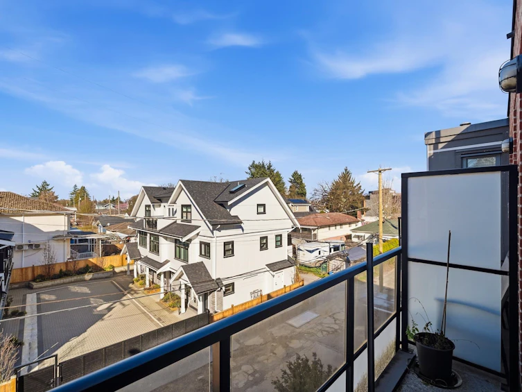 302-3939 Knight Street, Vancouver, BC, V5N 3L8 - 16