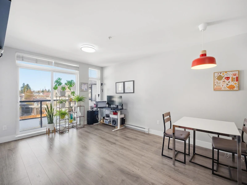 302 - 3939 Knight Street, Vancouver BC