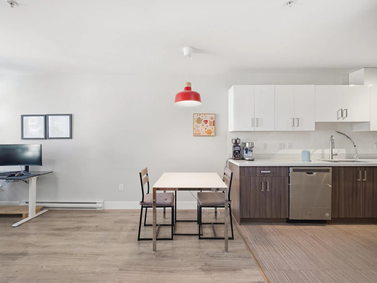 302-3939 Knight Street, Vancouver, BC, V5N 3L8 - 2