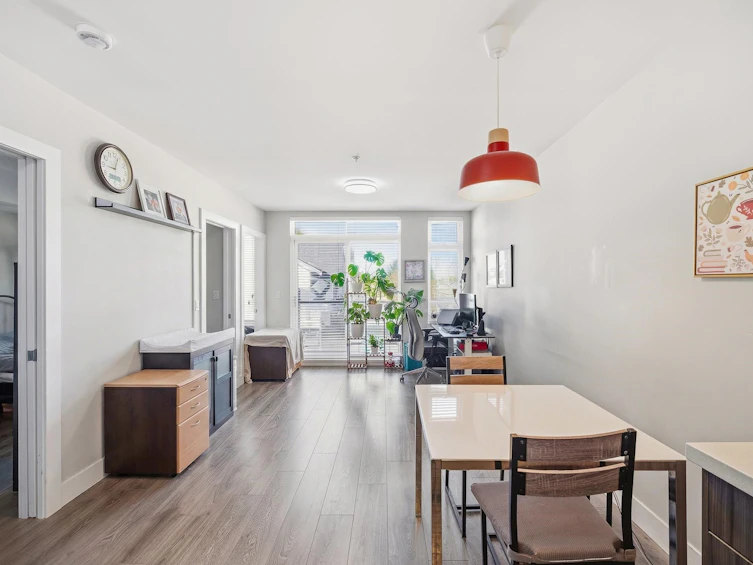 302-3939 Knight Street, Vancouver, BC, V5N 3L8 - 3