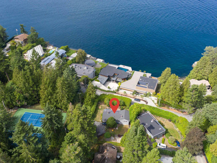 7195 Rockland Wynd, West Vancouver, BC, V7W 2L2