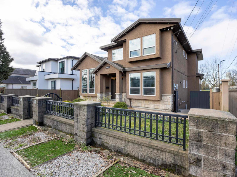 7851 Canada Way, Burnaby BC V3N 3K8