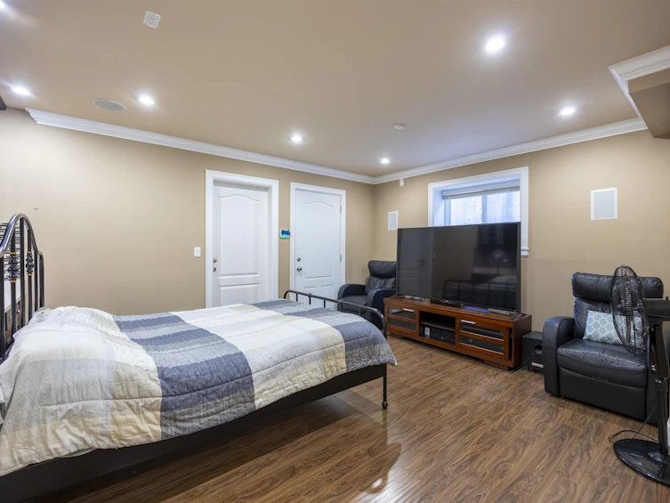 7851 Canada Way, Burnaby, BC, V3N 3K8 - 16