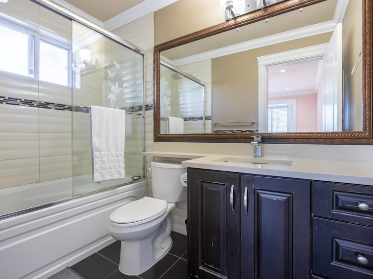 7851 Canada Way, Burnaby, BC, V3N 3K8 - 18