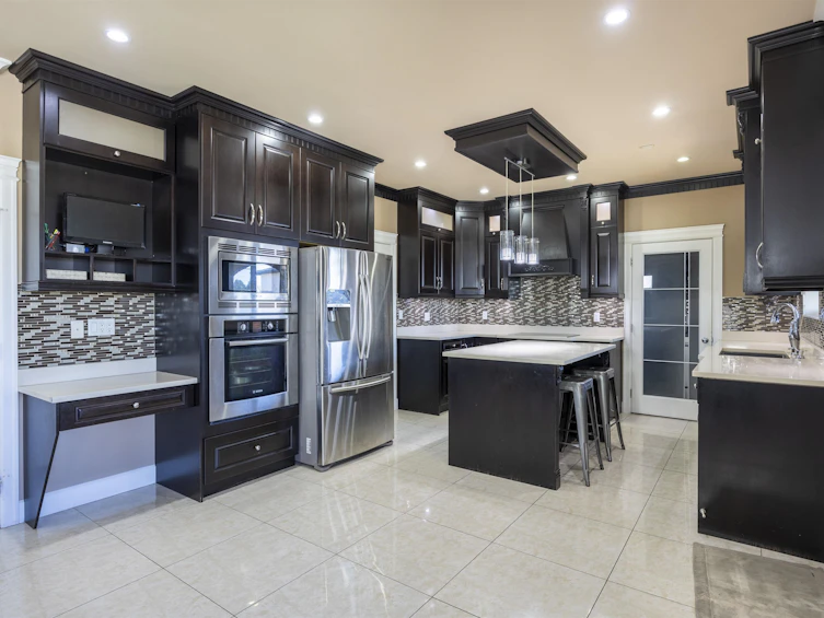 7851 Canada Way, Burnaby, BC, V3N 3K8 - 10