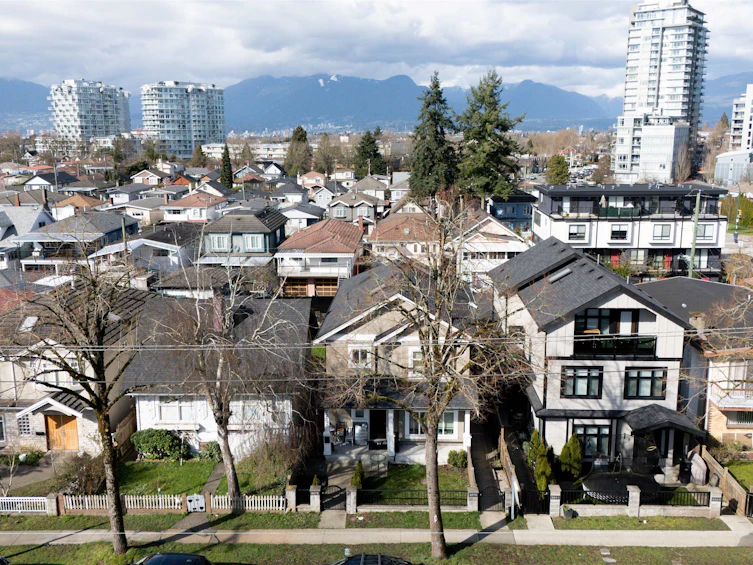 2275 E 34th Avenue, Vancouver, BC, V5P 1A9 - 21