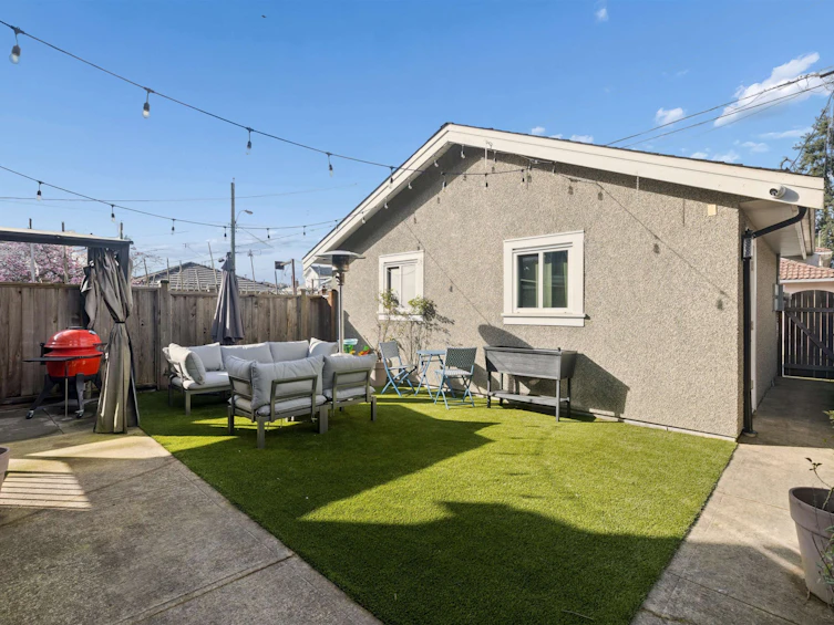 2275 E 34th Avenue, Vancouver, BC, V5P 1A9 - 8