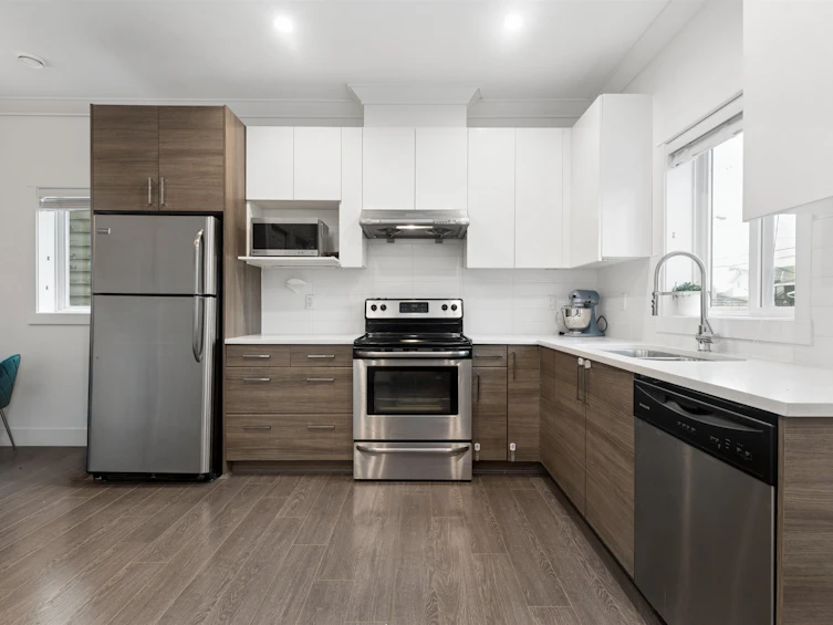 2275 E 34th Avenue, Vancouver, BC, V5P 1A9 - 2