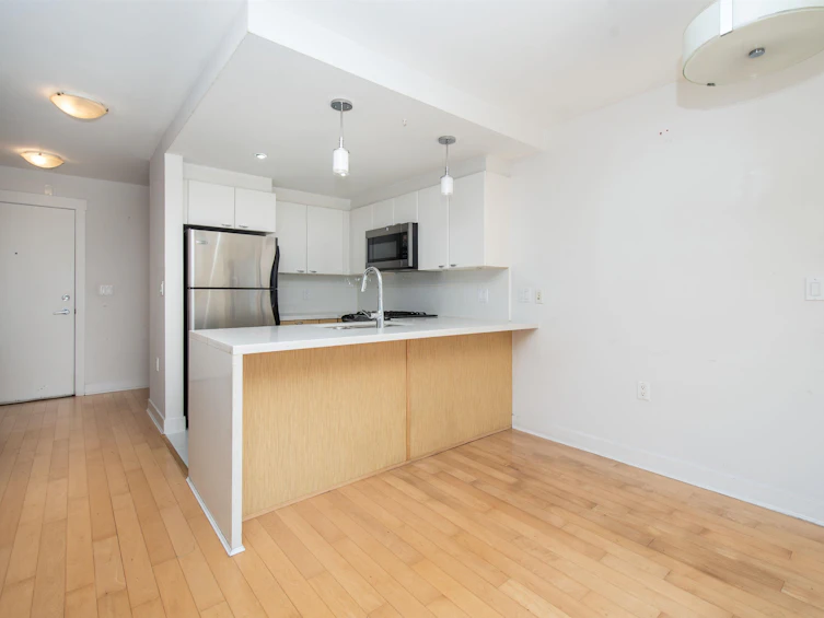 301-160 W 3rd Street, North Vancouver, BC, V7M 0A9 - 3