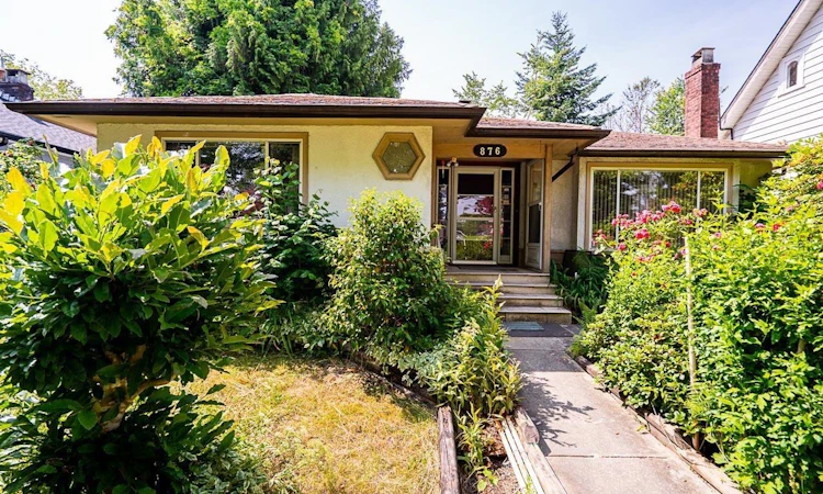 876 W King Edward Avenue