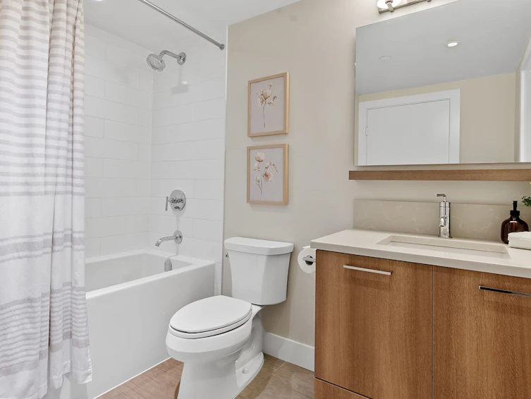612-258 Nelson's Court, New Westminster, BC, V3L 0J9 - 7