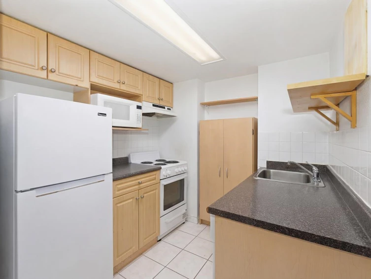 116-950 Drake Street, Vancouver, BC, V6Z 2B9 - 4