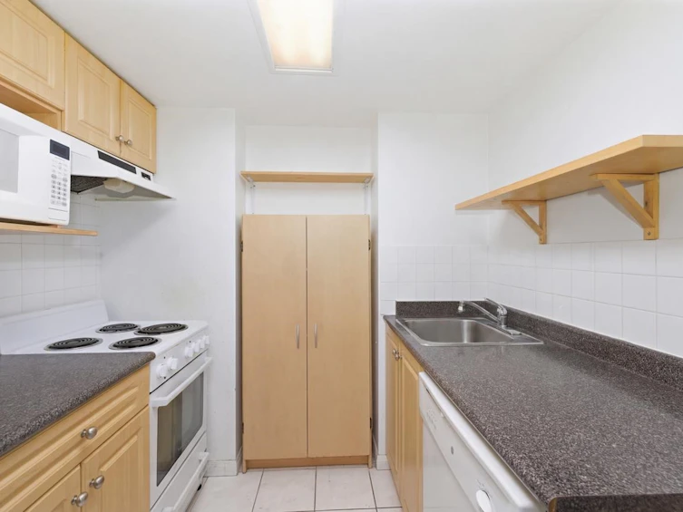 116-950 Drake Street, Vancouver, BC, V6Z 2B9 - 5