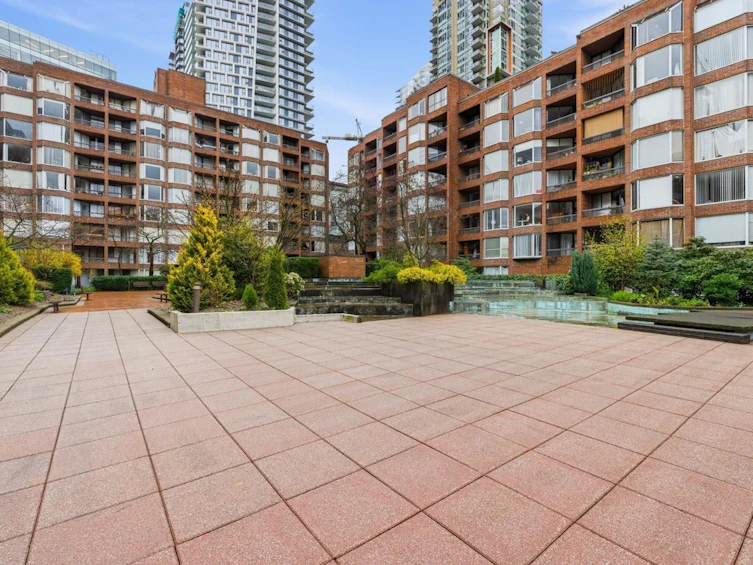 116-950 Drake Street, Vancouver, BC, V6Z 2B9 - 16