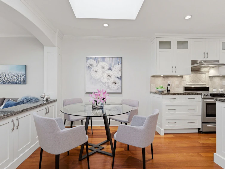 302-2455 Bellevue Avenue, West Vancouver, BC, V7V 1E1 - 12