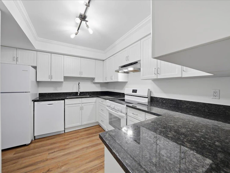 406-1340 Duchess Avenue, West Vancouver, BC, V7T 1H6 - 5