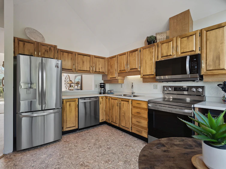 1107 Elm Street, Surrey, BC, V4B 1C1 - 14