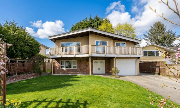 4831 Foxglove Crescent