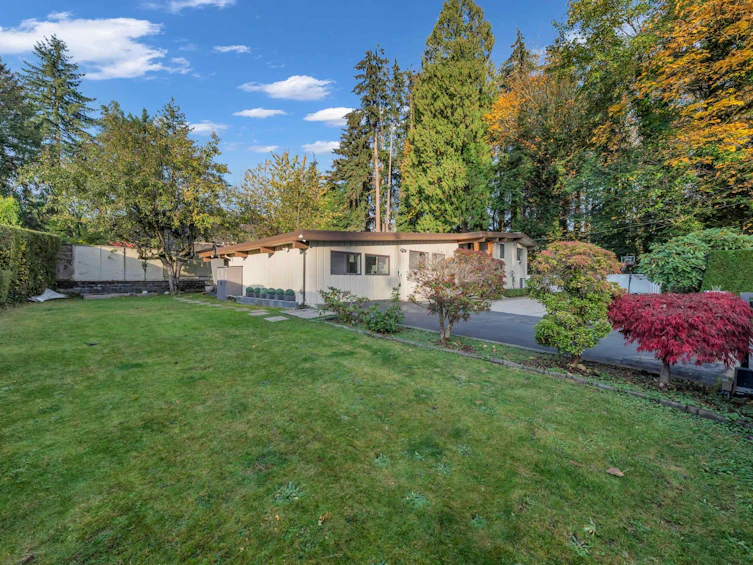 475 Newlands Road, West Vancouver, BC, V7T 1W3 - 2