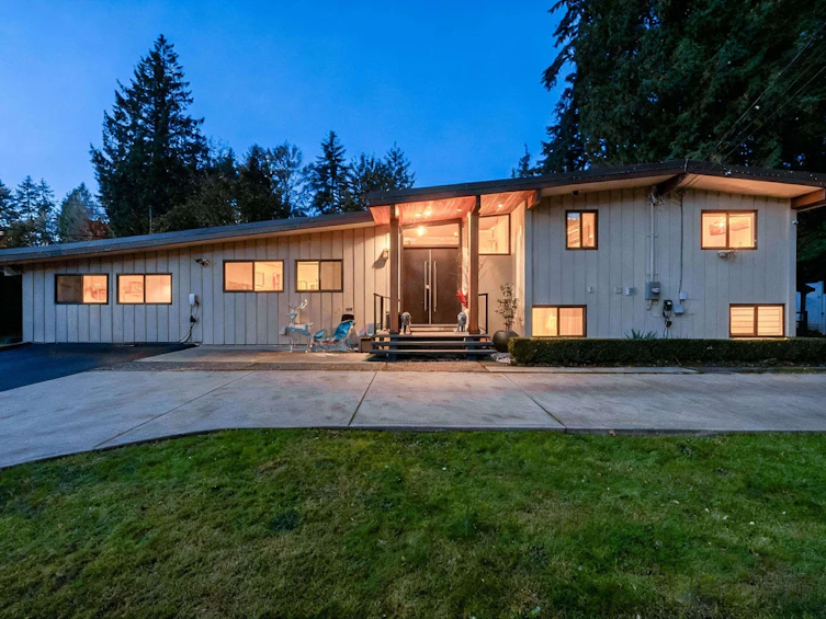 475 Newlands Road, West Vancouver, BC, V7T 1W3