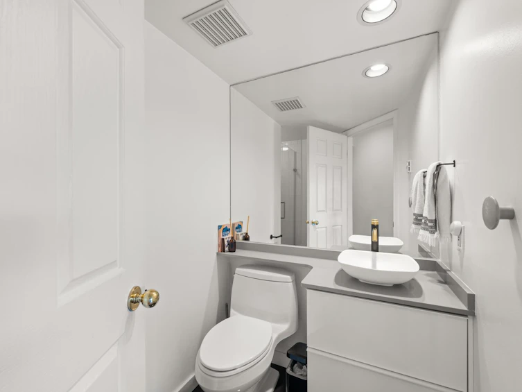 103-177 W 5th Street, North Vancouver, BC, V7M 1J6 - 21
