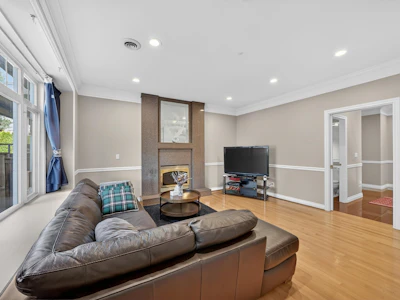 6309 Alberta Street - 4
