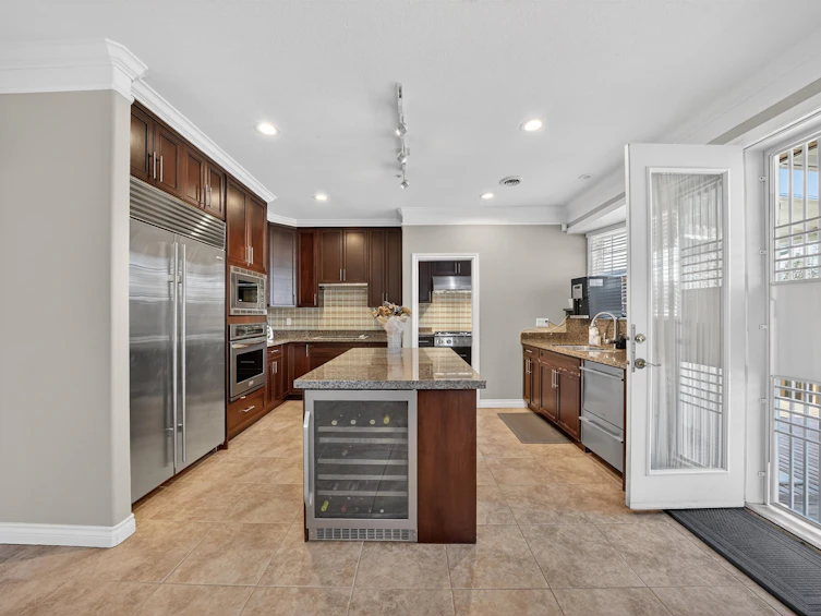 6309 Alberta Street, Vancouver, BC, V5Y 3N3 - 6