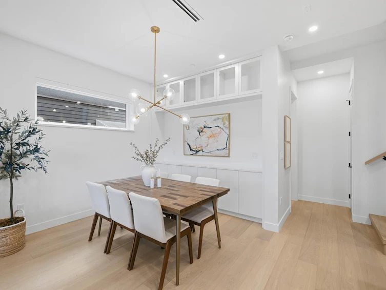 1-810 E 22nd Avenue, Vancouver, BC, V5V 1V7 - 9