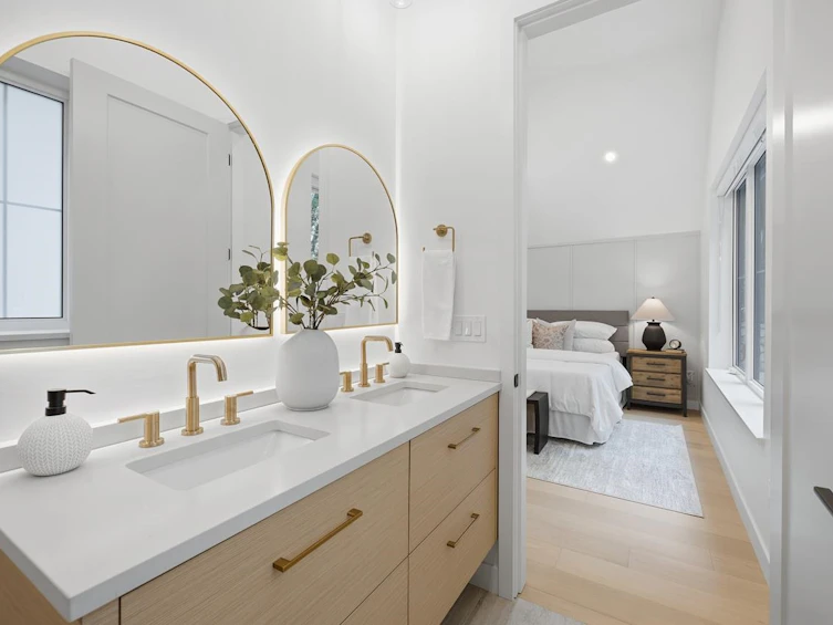 1-810 E 22nd Avenue, Vancouver, BC, V5V 1V7 - 22