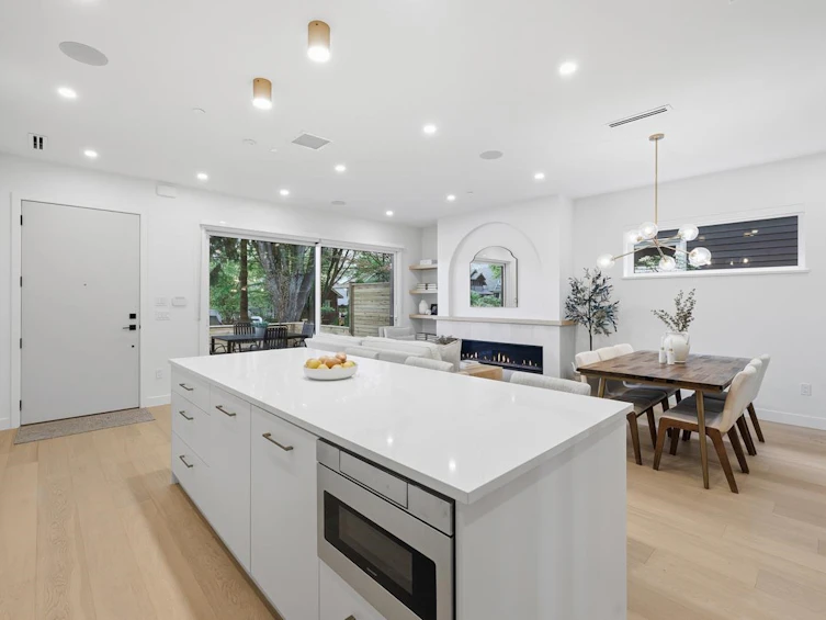 1-810 E 22nd Avenue, Vancouver, BC, V5V 1V7 - 16
