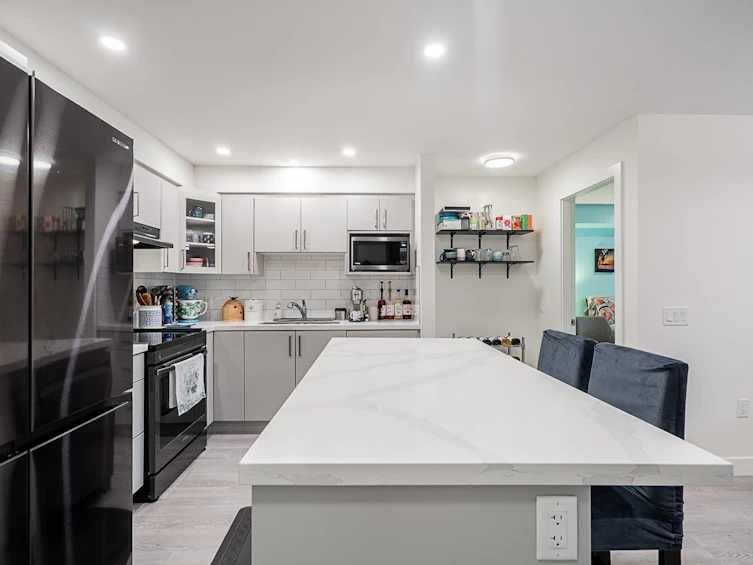 202-19730 56 Avenue, Langley, BC, V3A 3X6 - 2