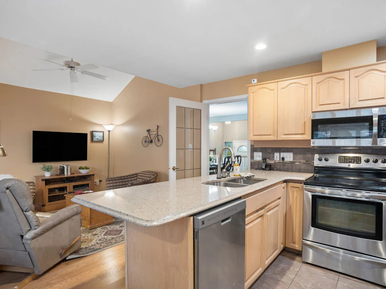 7561 Manitoba Street, Vancouver, BC, V5X 4S9 - 16