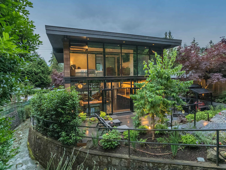 1777 Deep Cove Road, North Vancouver, BC, V7G 1S4 - 27