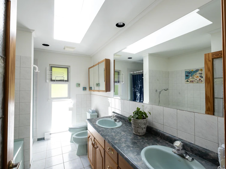 2556 Lower Road, Roberts Creek, BC, V0N 2W4 - 10