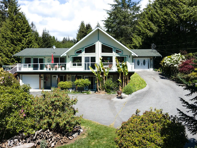 2556 Lower Road, Roberts Creek, BC, V0N 2W4