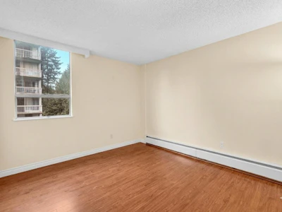 716-2012 Fullerton Avenue - 2