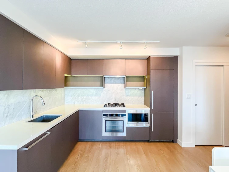 1207-13696 100 Avenue, Surrey, BC, V3T 0L5 - 12