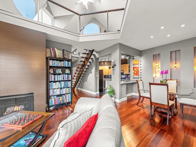 418-1150 Quayside Drive - 2