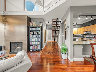 418-1150 Quayside Drive - 4