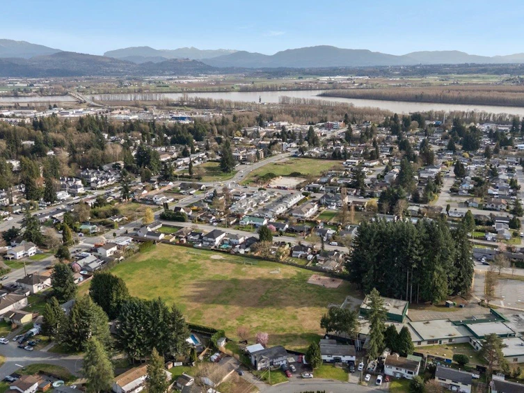 7680 Blott Street, Mission, BC, V2V 3K3 - 39