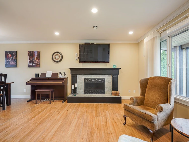 2370 Lynden Street, Abbotsford, BC, V2T 3B7 - 4