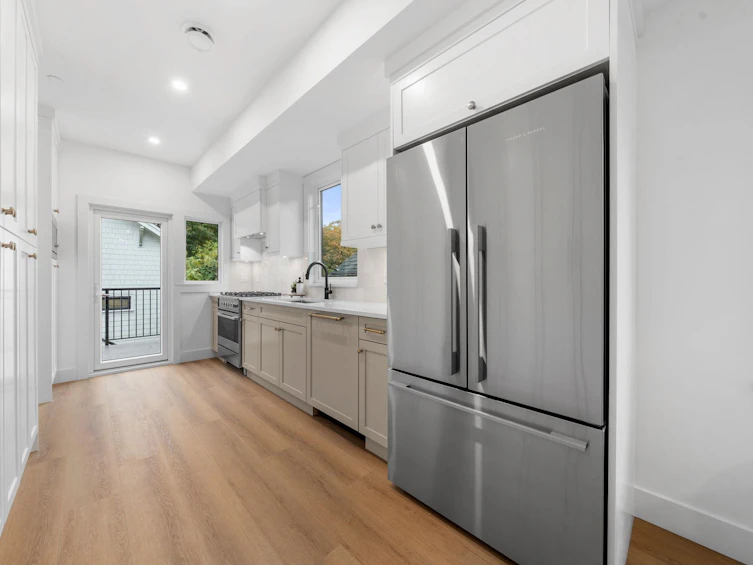 2528 Mcgill Street, Vancouver, BC, V5K 1H1 - 10